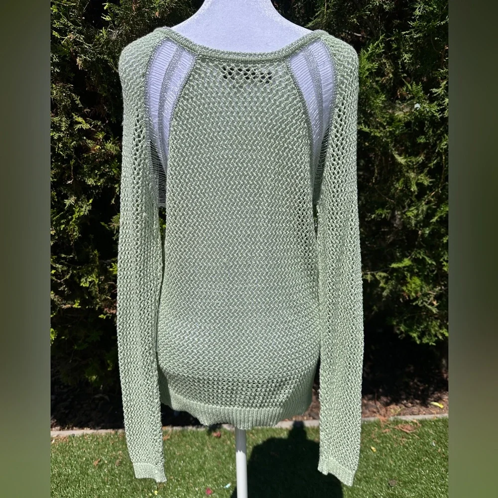 NWT Jennifer Lopez Green Long Sleeve Crew Neck with Open Shoulder Silhouette Med - Picture 4 of 5
